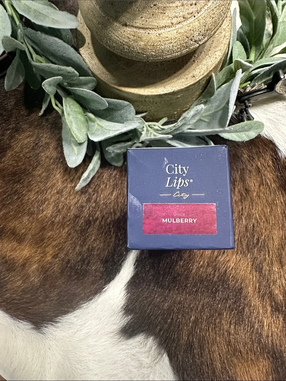City Lips Hydrating Lipstick — Deep Red